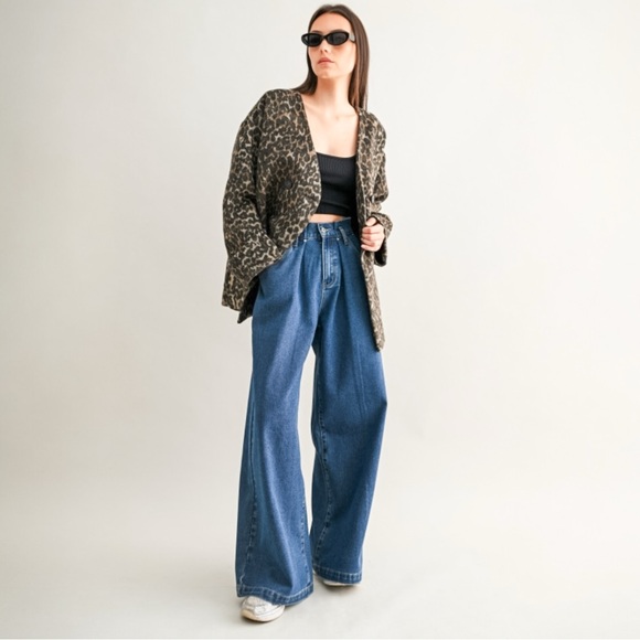 Classic Mid-Rise Pleated Wide Leg Women Jeans